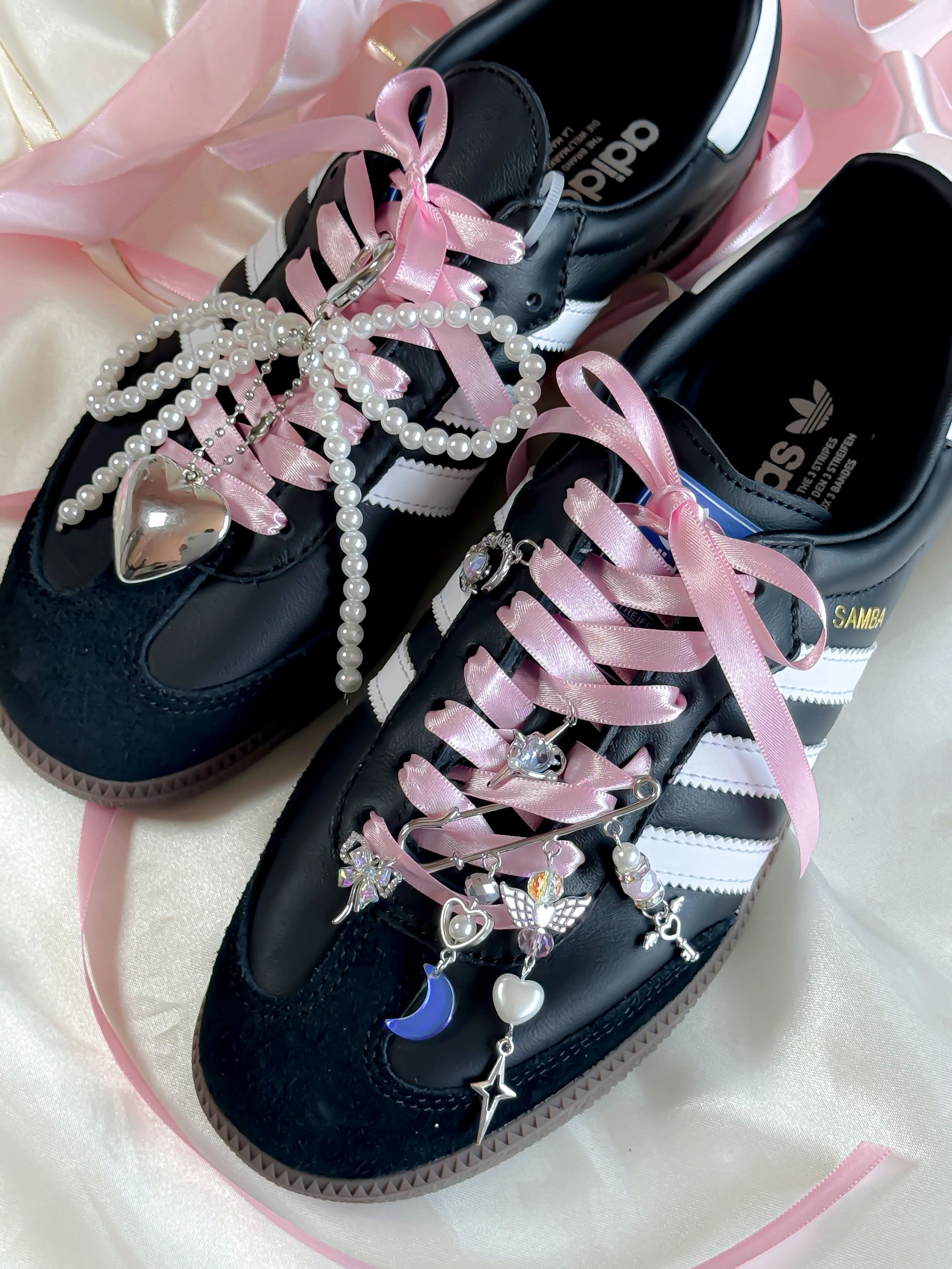 Bow Tie Shoelace Charm