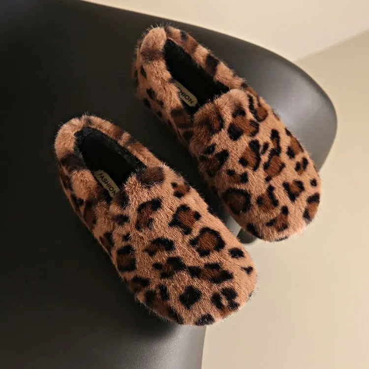Wholesale Women's Autumn and Winter Comfortable One Word Trawl